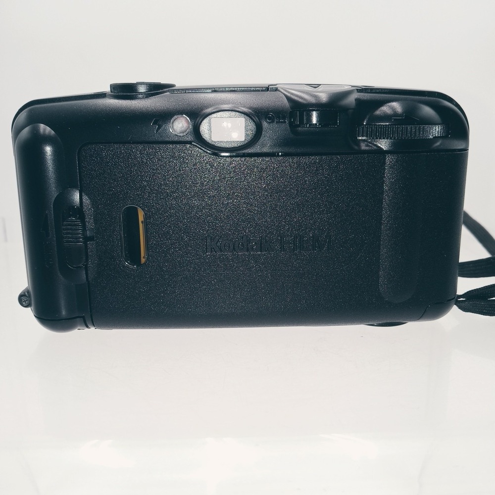Kodak KB10 Point & Shoot Compact Film Camera 35mm Powers Up With Carrying Case - Picture 5 of 16